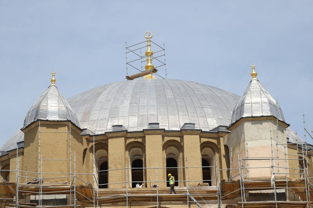 Selimiye Camisi'nin ana kubbe aleminin montajı tamamlandı 2